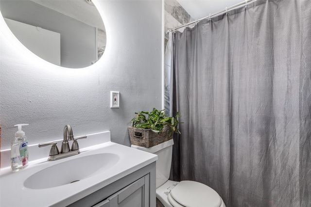 4233 Ridgecrest Circle, Lake Worth, TX 76135