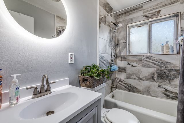4233 Ridgecrest Circle, Lake Worth, TX 76135
