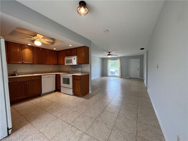 691 110th AVE N, Naples, FL 34108