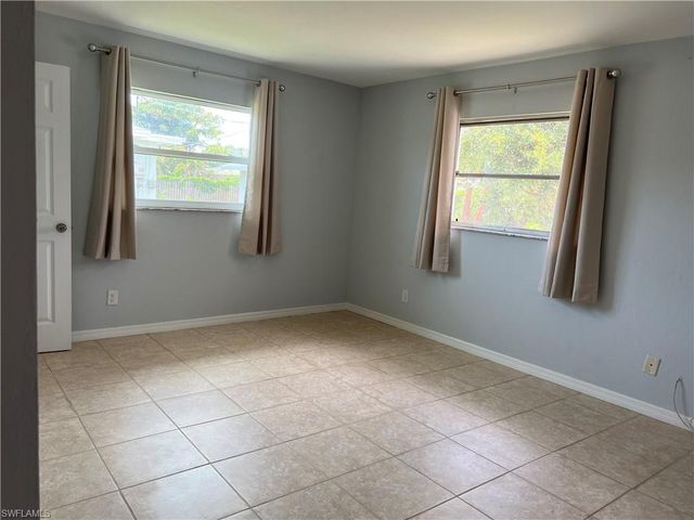 691 110th AVE N, Naples, FL 34108