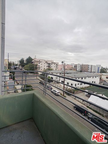 1042 S Kingsley Drive PH2, Los Angeles, CA 90006