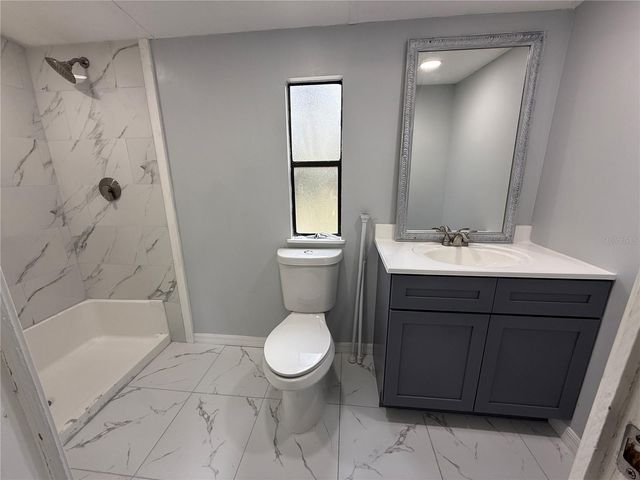 8824 OVERLOOK DR, Wesley Chapel, FL 33545