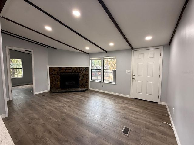 8824 OVERLOOK DR, Wesley Chapel, FL 33545