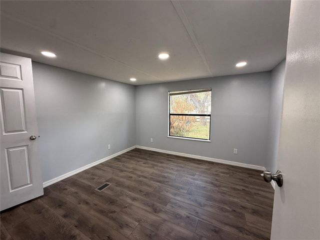 8824 OVERLOOK DR, Wesley Chapel, FL 33545