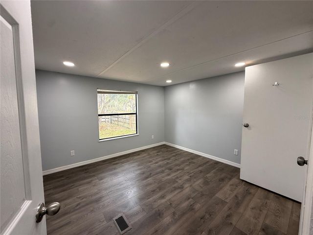 8824 OVERLOOK DR, Wesley Chapel, FL 33545