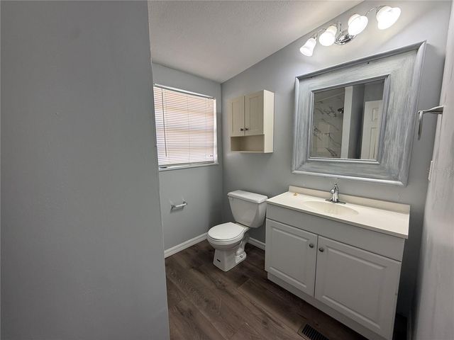 8824 OVERLOOK DR, Wesley Chapel, FL 33545