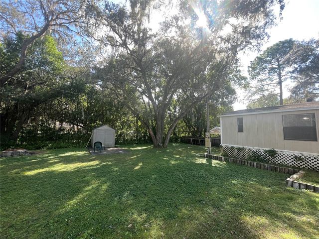 8824 OVERLOOK DR, Wesley Chapel, FL 33545