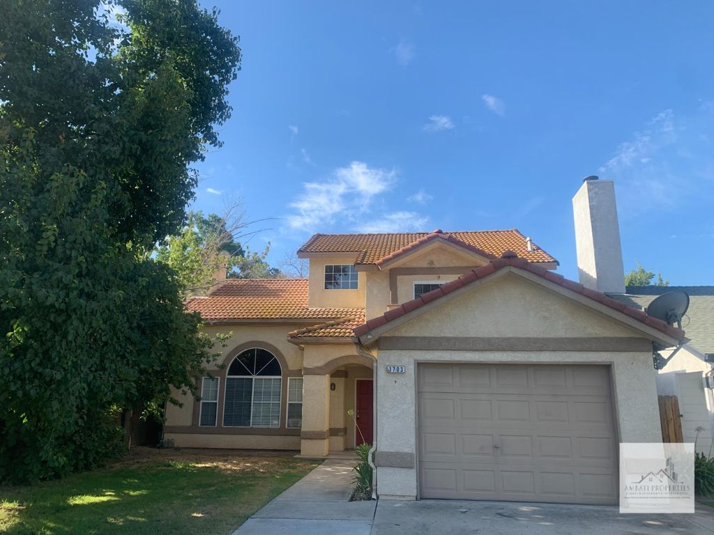 Image 1 of property listing at 1703 E Eclipse Avenue, Fresno, CA 93720