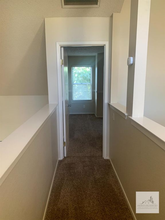 Image 11 of property listing at 1703 E Eclipse Avenue, Fresno, CA 93720