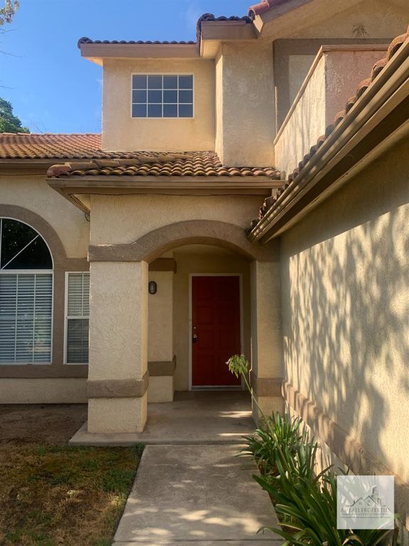 Image 2 of property listing at 1703 E Eclipse Avenue, Fresno, CA 93720