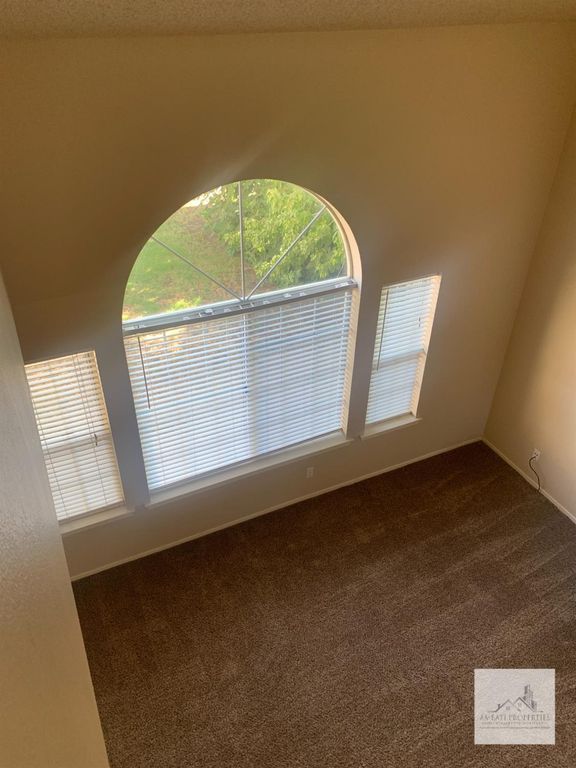Image 7 of property listing at 1703 E Eclipse Avenue, Fresno, CA 93720
