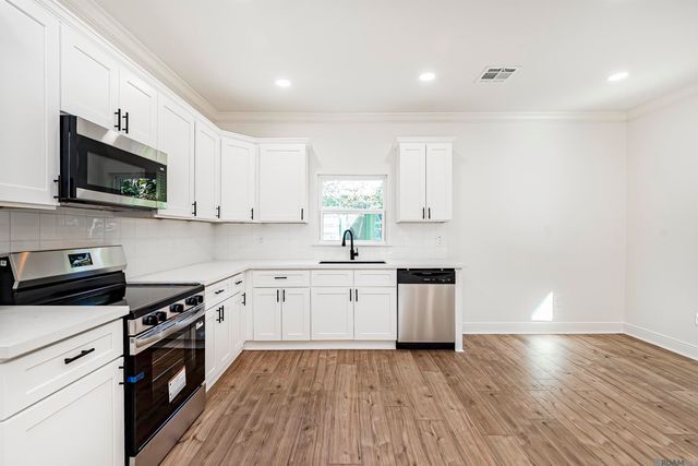 154 Belleview Dr, Baton Rouge, LA 70806