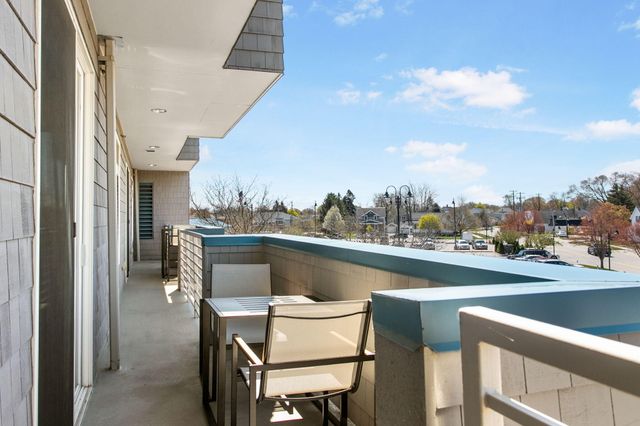 529 Miller Drive 202, Grand Haven, MI 49417
