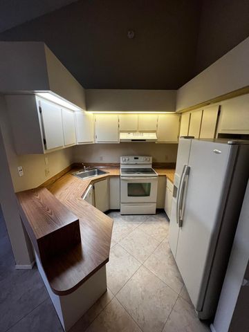 4215 S 57th Avenue E, Greenacres, FL 33463
