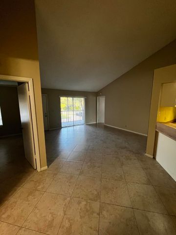 4215 S 57th Avenue E, Greenacres, FL 33463