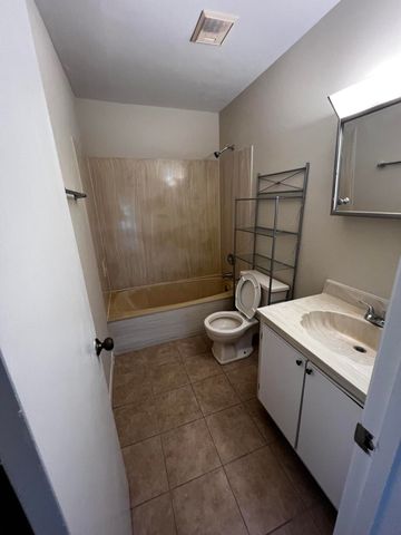 4215 S 57th Avenue E, Greenacres, FL 33463