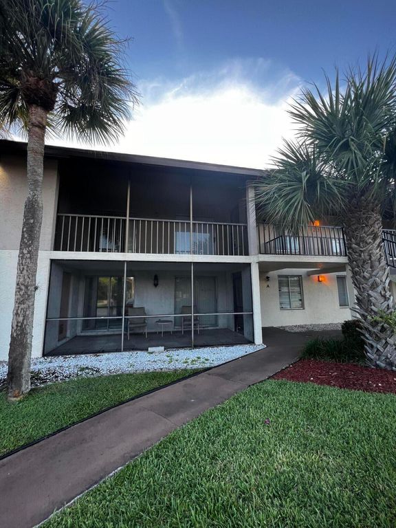 4215 S 57th Avenue E, Greenacres, FL 33463