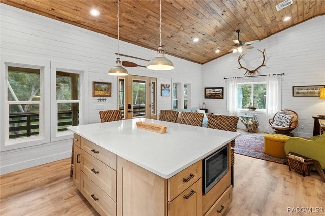 5328 Riverside Drive, Yankeetown, FL 34498