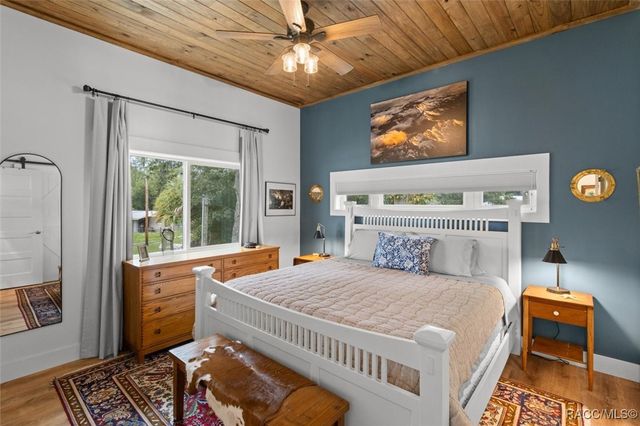 5328 Riverside Drive, Yankeetown, FL 34498