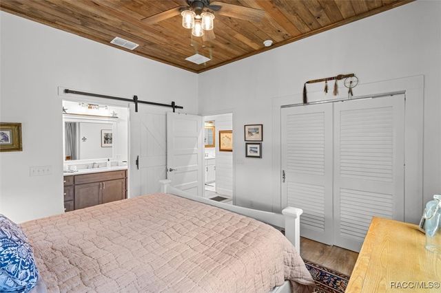 5328 Riverside Drive, Yankeetown, FL 34498