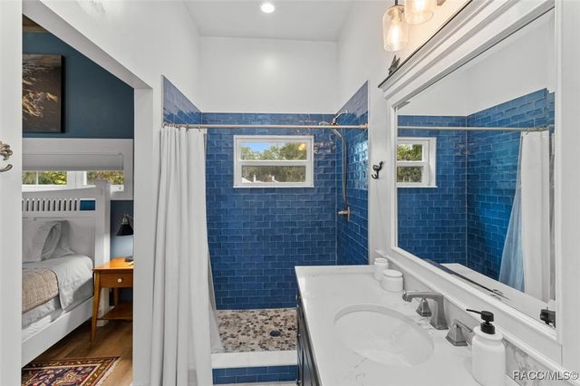 5328 Riverside Drive, Yankeetown, FL 34498