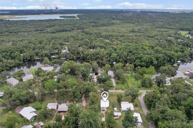 5328 Riverside Drive, Yankeetown, FL 34498