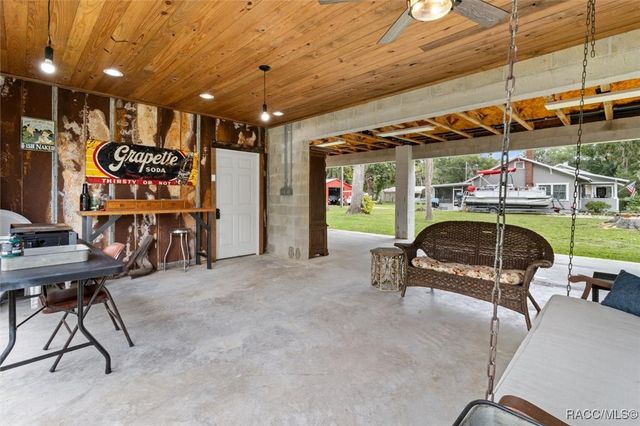 5328 Riverside Drive, Yankeetown, FL 34498