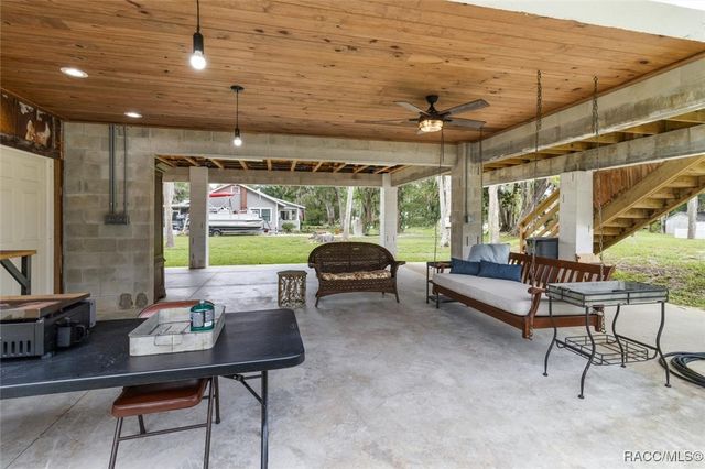 5328 Riverside Drive, Yankeetown, FL 34498