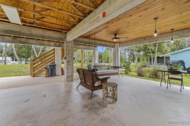 5328 Riverside Drive, Yankeetown, FL 34498