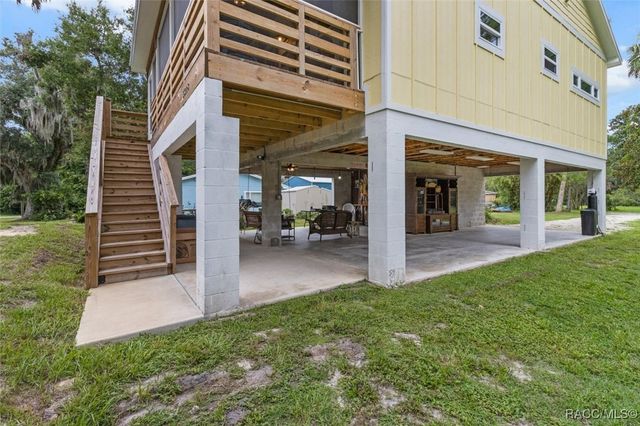 5328 Riverside Drive, Yankeetown, FL 34498