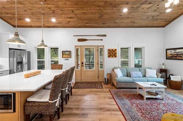 5328 Riverside Drive, Yankeetown, FL 34498