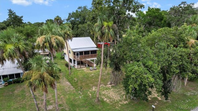 5328 Riverside Drive, Yankeetown, FL 34498