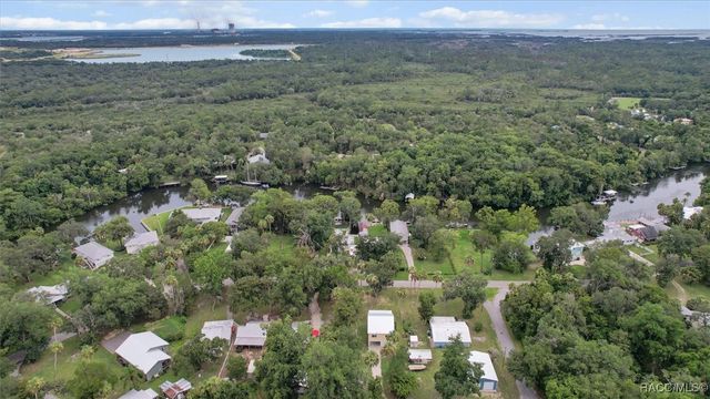 5328 Riverside Drive, Yankeetown, FL 34498