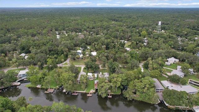 5328 Riverside Drive, Yankeetown, FL 34498