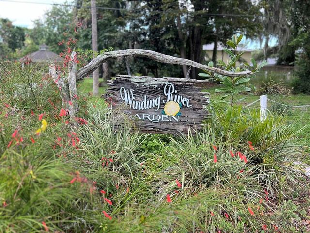 5328 Riverside Drive, Yankeetown, FL 34498