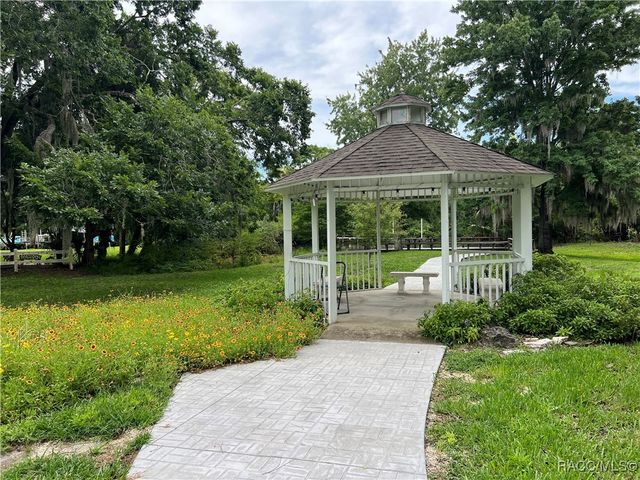 5328 Riverside Drive, Yankeetown, FL 34498