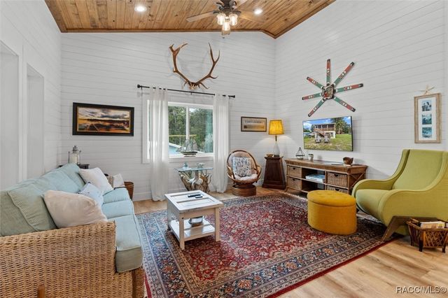 5328 Riverside Drive, Yankeetown, FL 34498