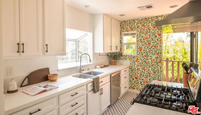 1337 Neola Street, Los Angeles, CA 90041