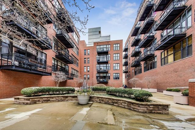 333 W Hubbard Street 704, Chicago, IL 60654