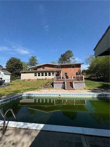 4738 Peace Road, Trinity, NC 27370