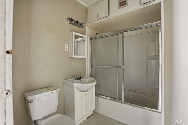 1719 N Charles Street, Saginaw, MI 48602