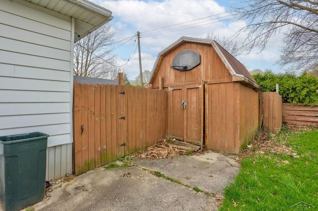 1719 N Charles Street, Saginaw, MI 48602