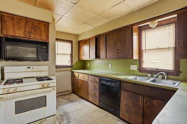 1719 N Charles Street, Saginaw, MI 48602