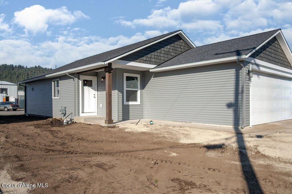 5881 W Vermont St, Spirit Lake, ID 83869