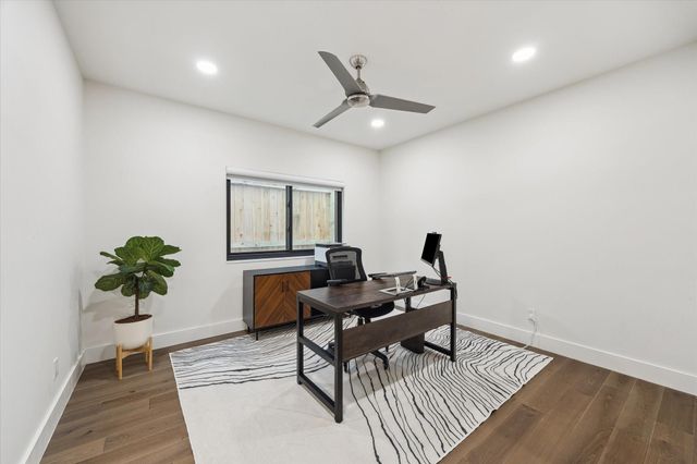 6348 Vanderbilt Street, West University Place, TX 77005