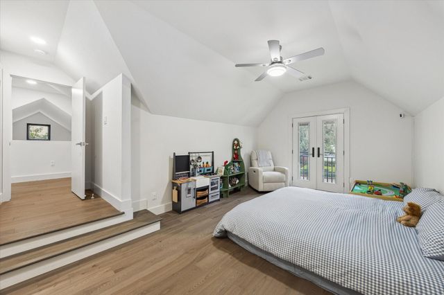 6348 Vanderbilt Street, West University Place, TX 77005