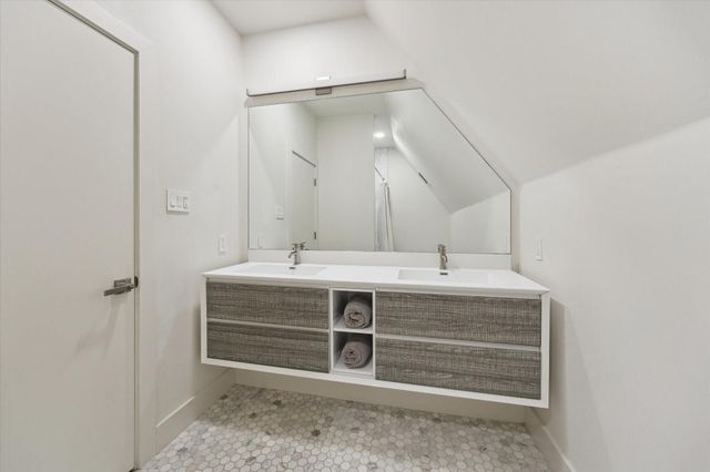 6348 Vanderbilt Street, West University Place, TX 77005