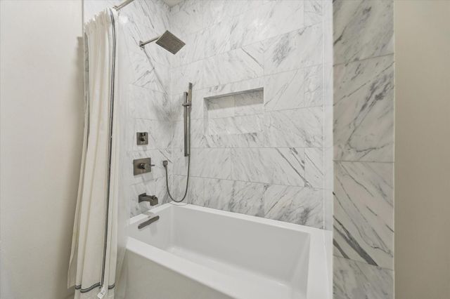 6348 Vanderbilt Street, West University Place, TX 77005