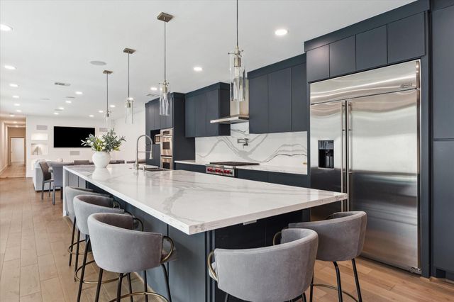 6348 Vanderbilt Street, West University Place, TX 77005