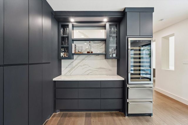 6348 Vanderbilt Street, West University Place, TX 77005